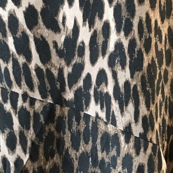 Vince Camuto animal print, off center hemline skirt gorpcore size 14 - Picture 5 of 7